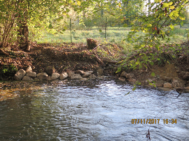 Proctection minérale 300 mètres en aval du moulin, juste en amont du pont de la D1016